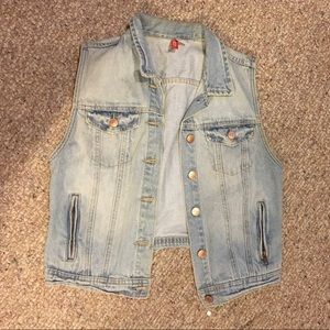 Button-up denim vest